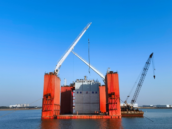 1672123561930683.jpg 沉箱出運.jpg