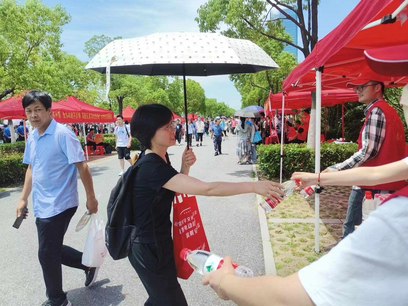 13541ac4c1a6ff1142966361161f3bb.jpg 13541ac4c1a6ff1142966361161f3bb.jpg