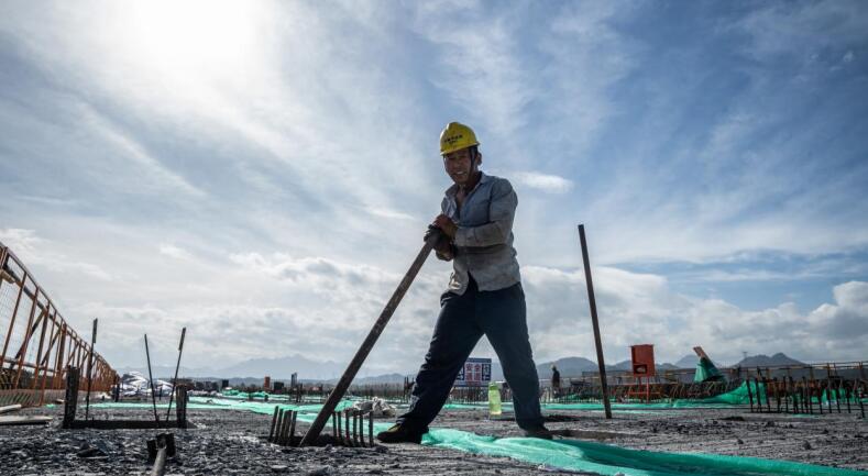 那些奮戰在一線(xiàn)的“勞動(dòng)剪影”。何儲世豪攝