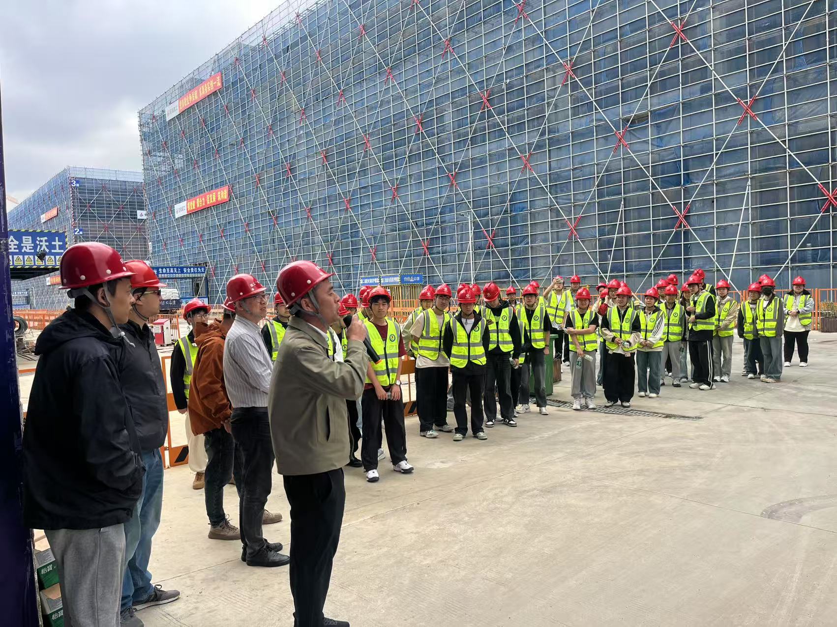 1747098958212232.jpg 校企3.jpg